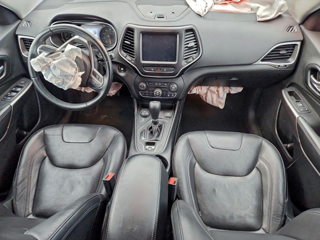 2021 JEEP CHEROKEE LATITUDE LUX photo 8
