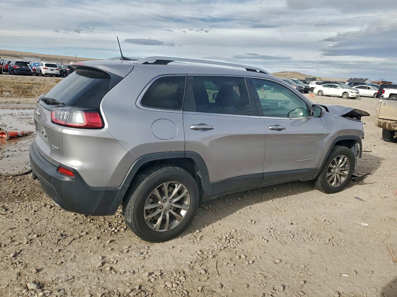 2021 JEEP CHEROKEE LATITUDE LUX photo 3