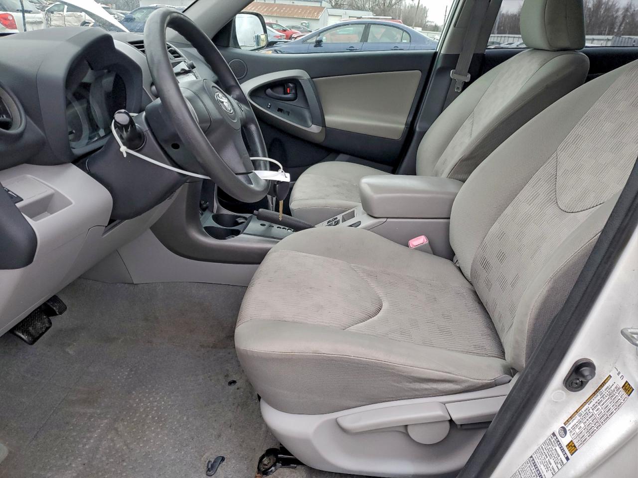 2011 TOYOTA RAV4 photo 7