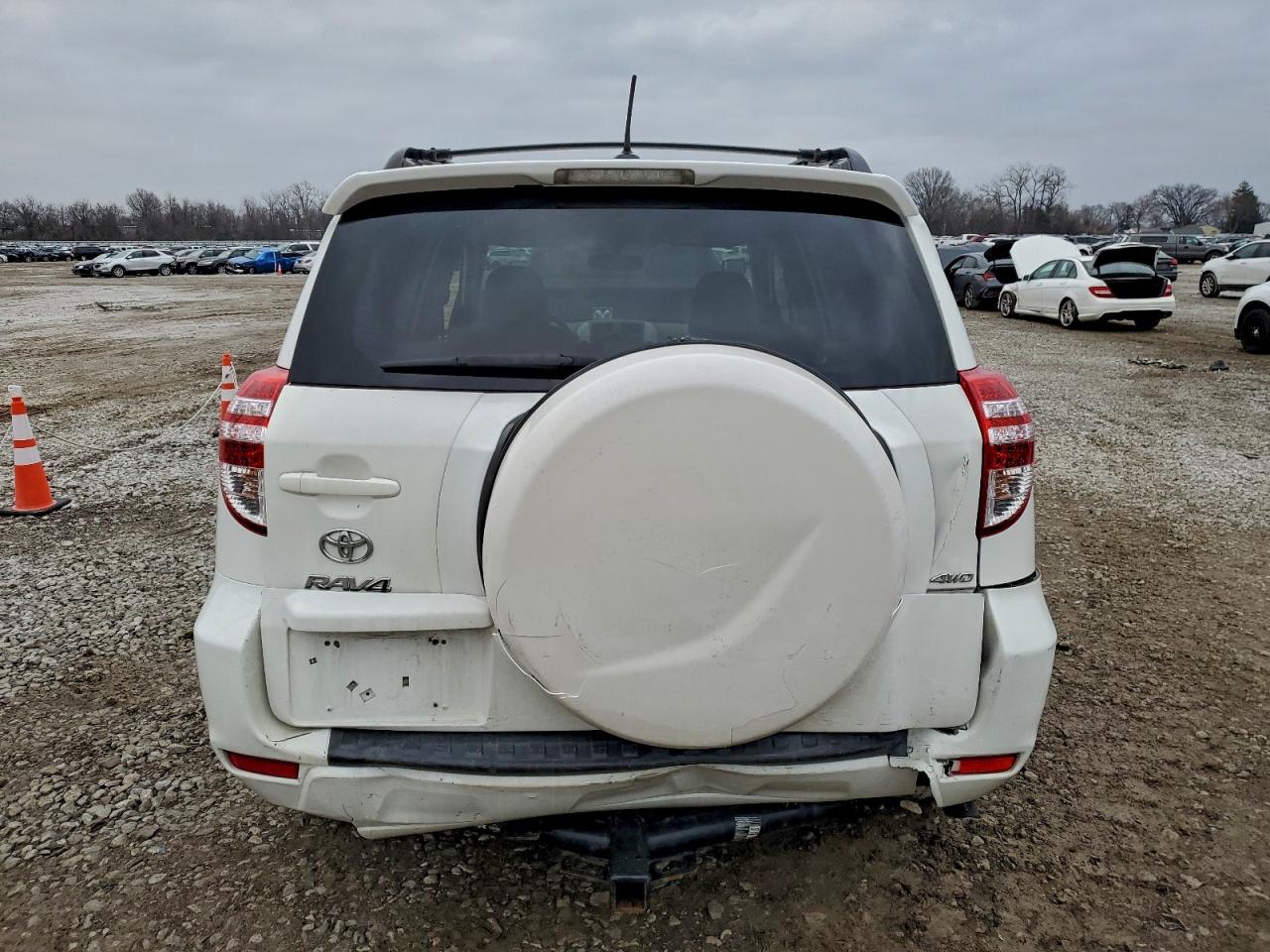 2011 TOYOTA RAV4 photo 6