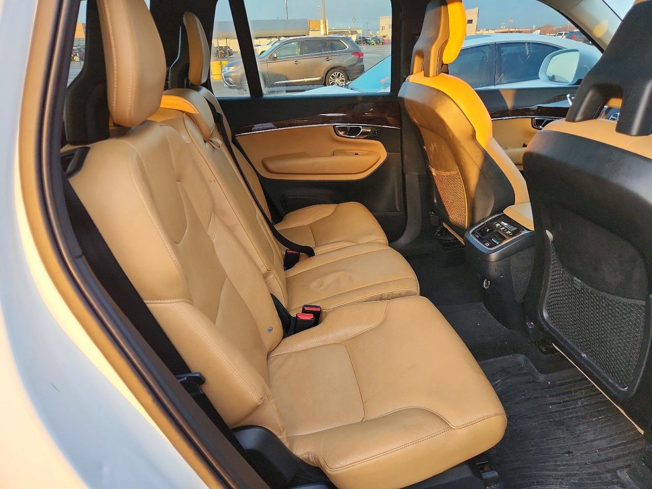 2016 VOLVO XC90 T6 photo 10