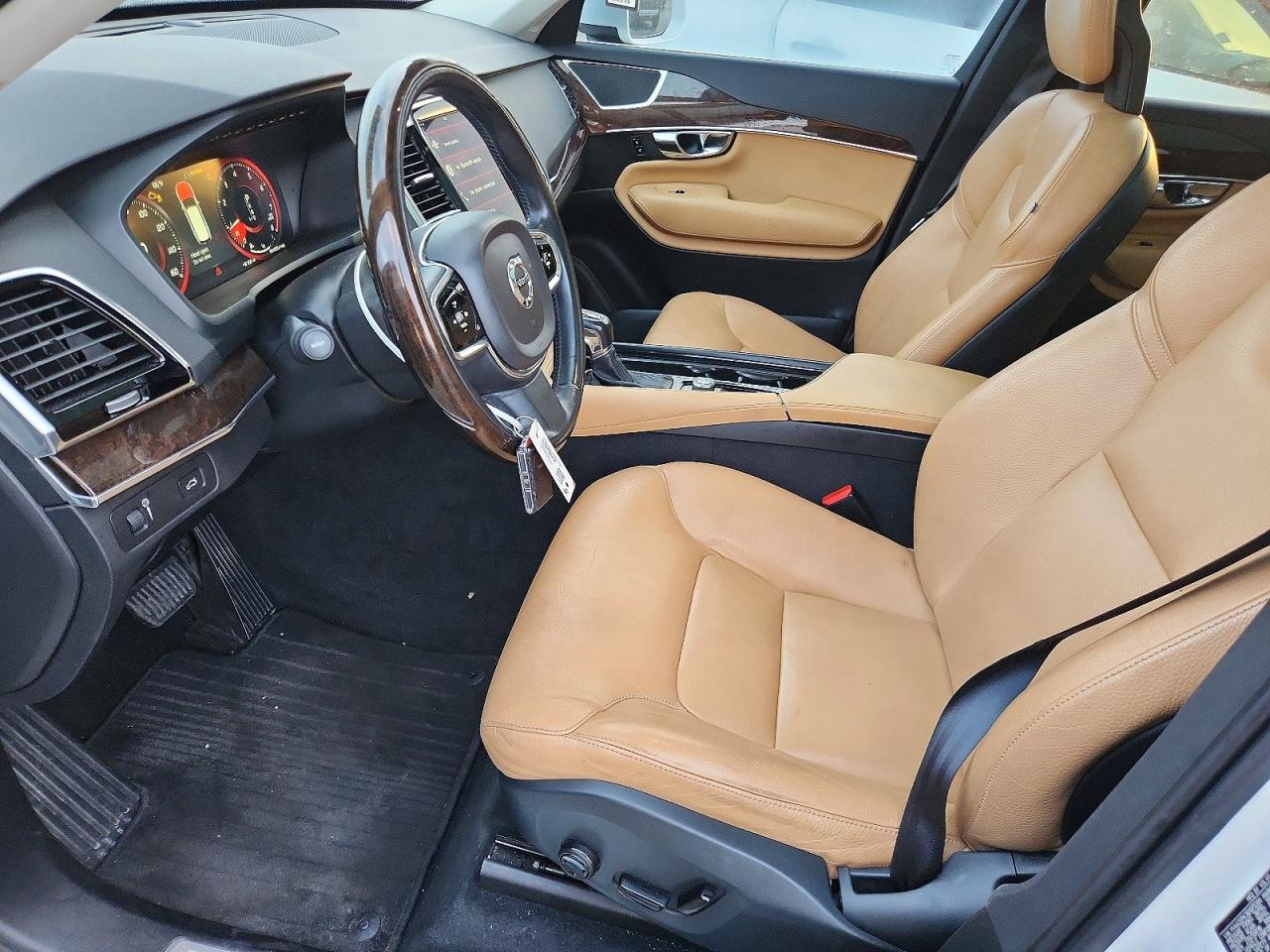 2016 VOLVO XC90 T6 photo 7