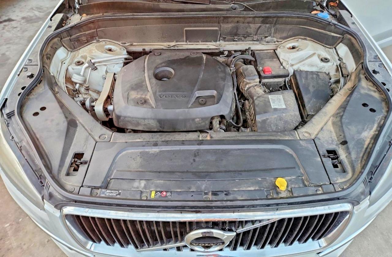 2016 VOLVO XC90 T6 photo 11