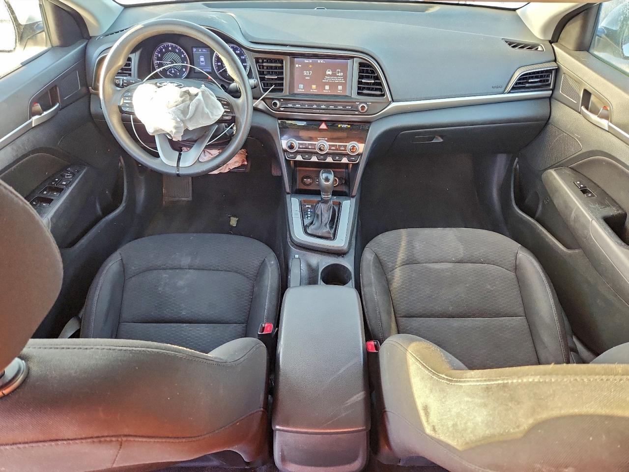 2020 HYUNDAI ELANTRA SEL photo 8