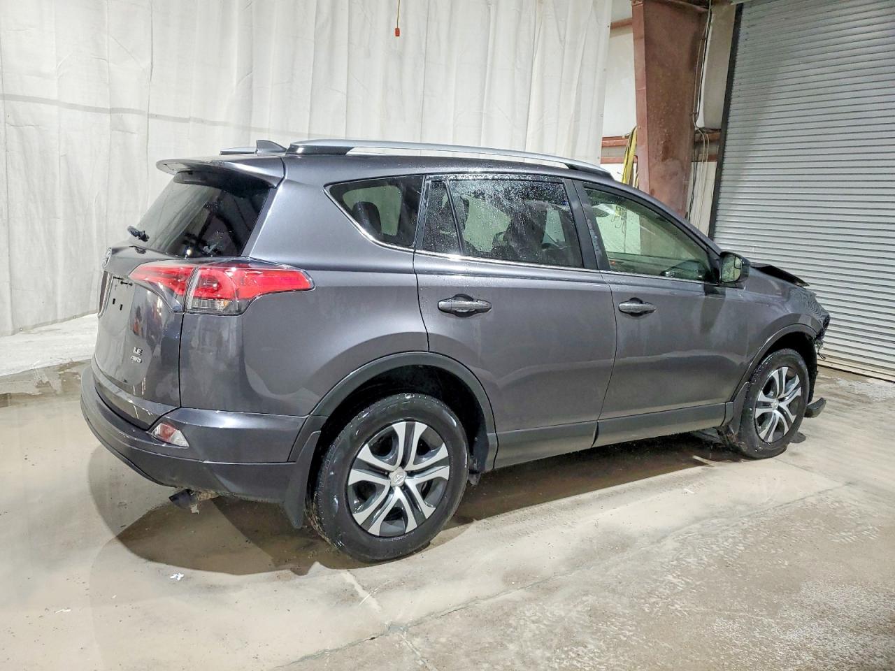 2017 TOYOTA RAV4 LE photo 3