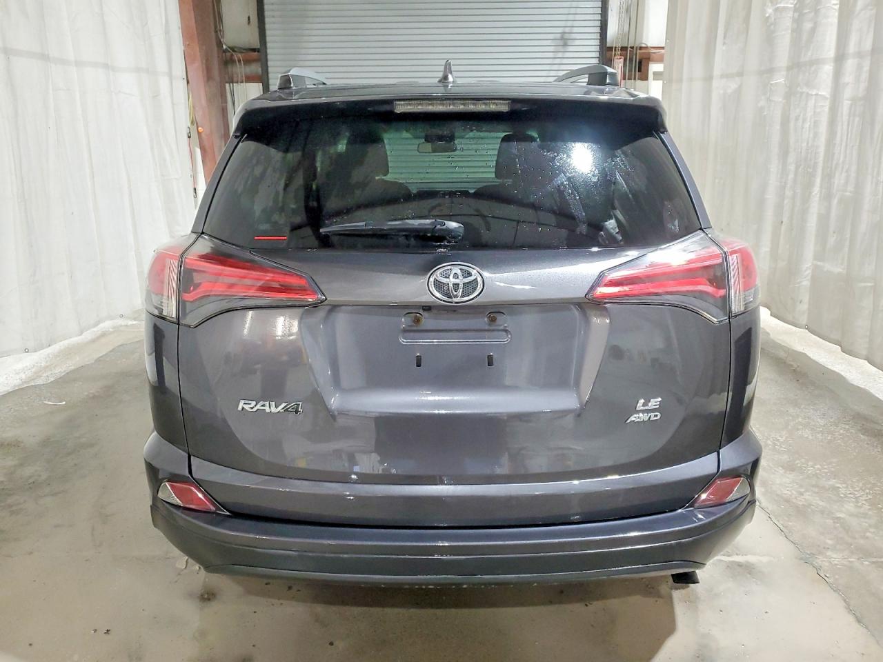 2017 TOYOTA RAV4 LE photo 6