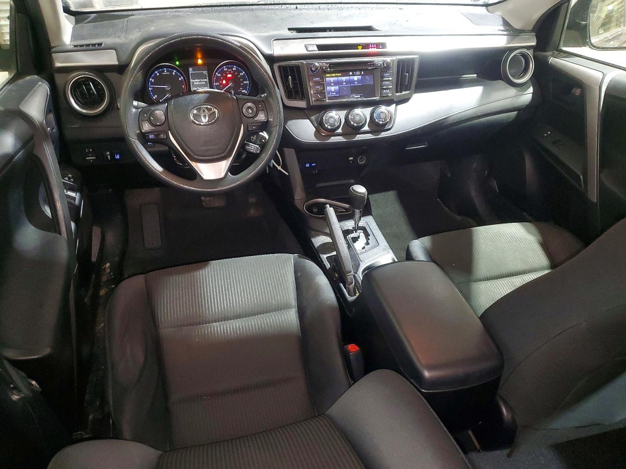 2017 TOYOTA RAV4 LE photo 8