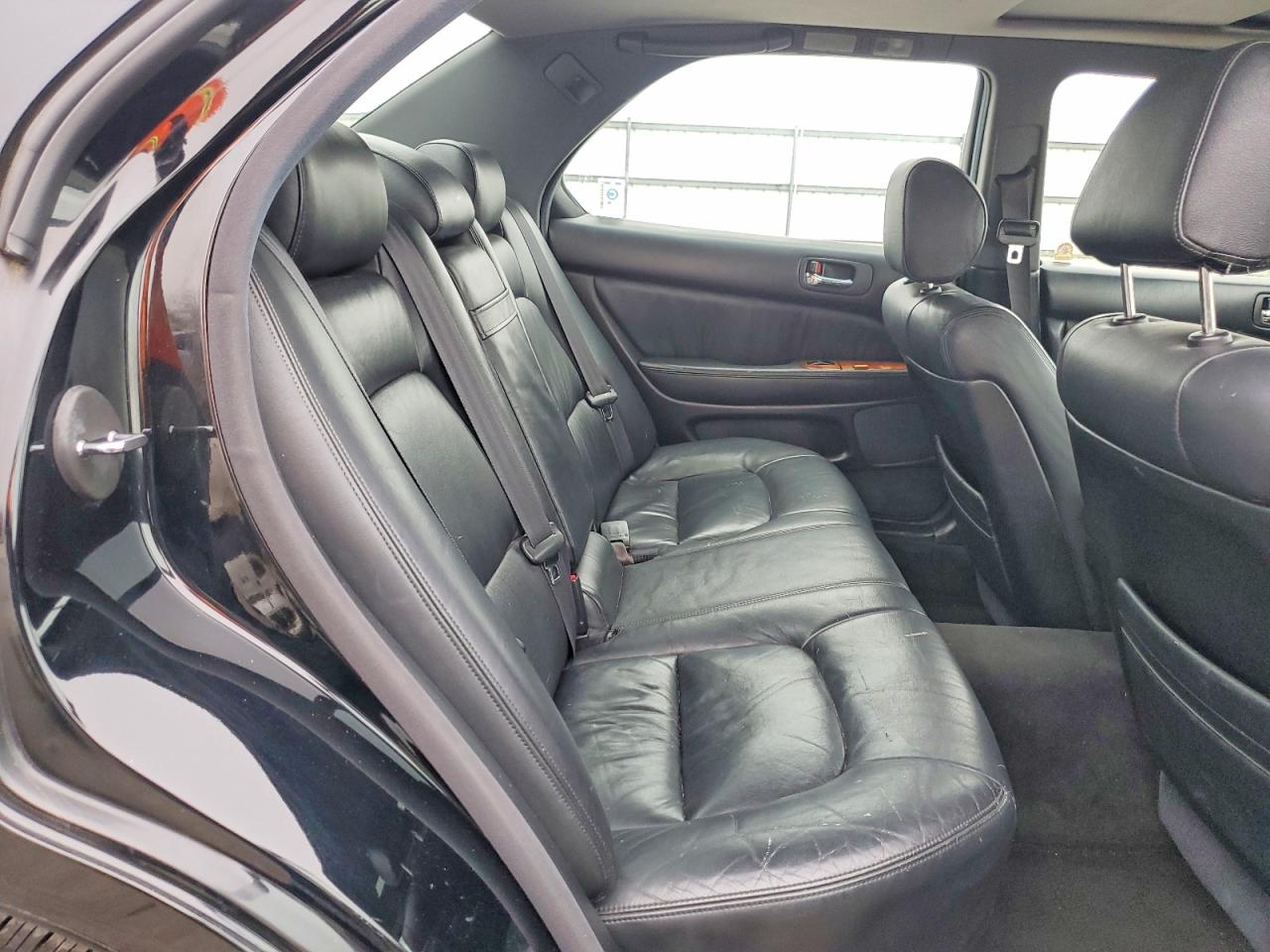 1998 LEXUS LS 400 photo 10