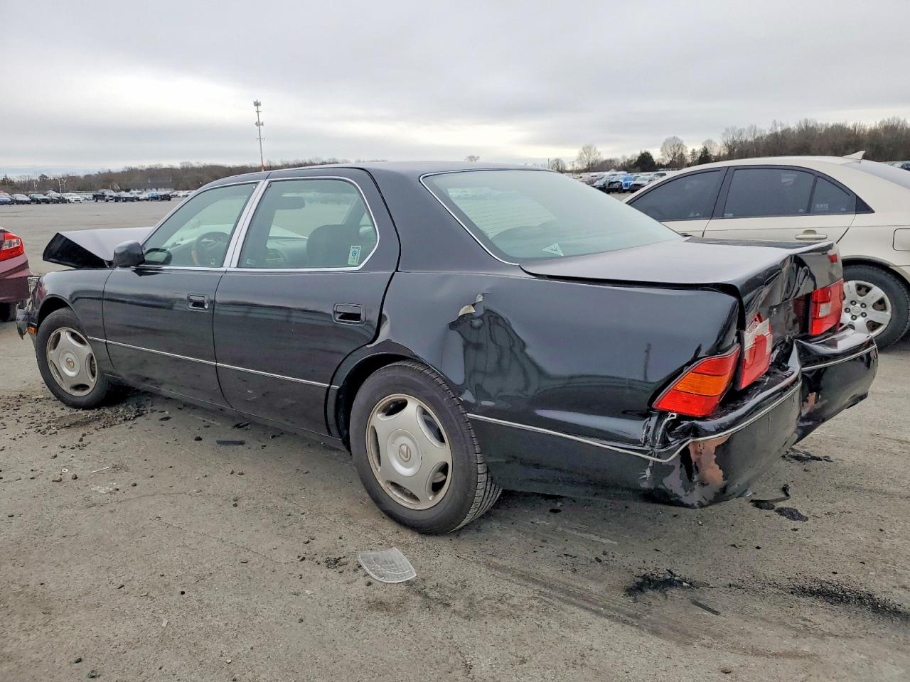 1998 LEXUS LS 400 photo 2