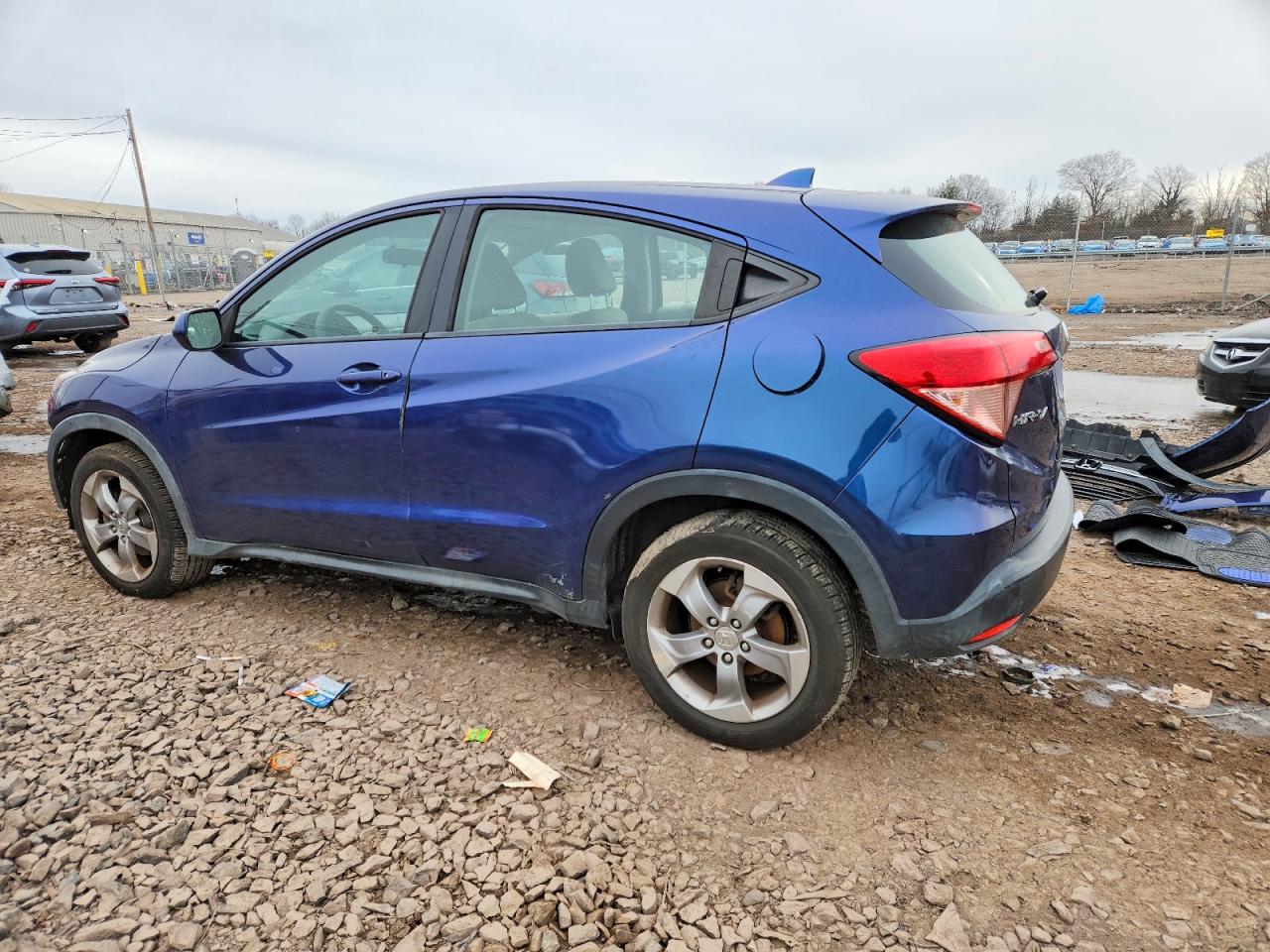 2016 HONDA HR-V LX photo 2