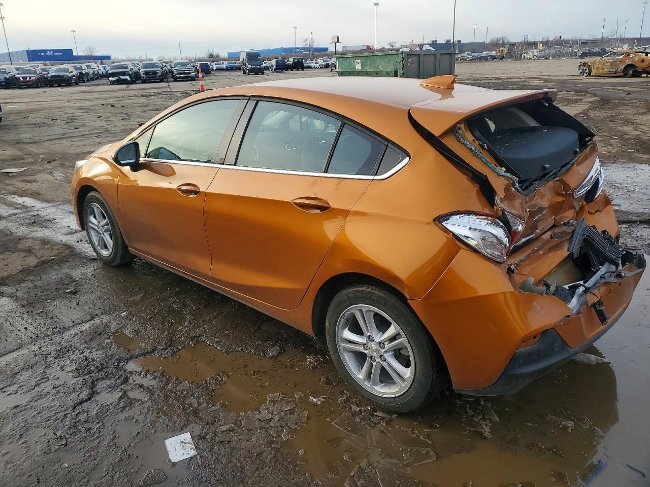 2017 CHEVROLET CRUZE LT photo 3
