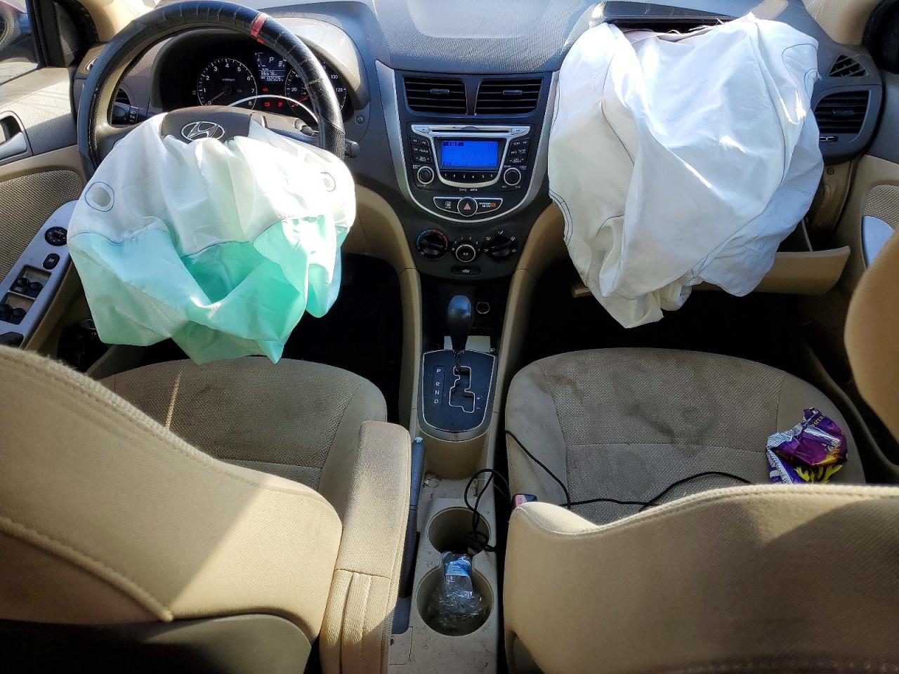 2012 HYUNDAI ACCENT GLS photo 8