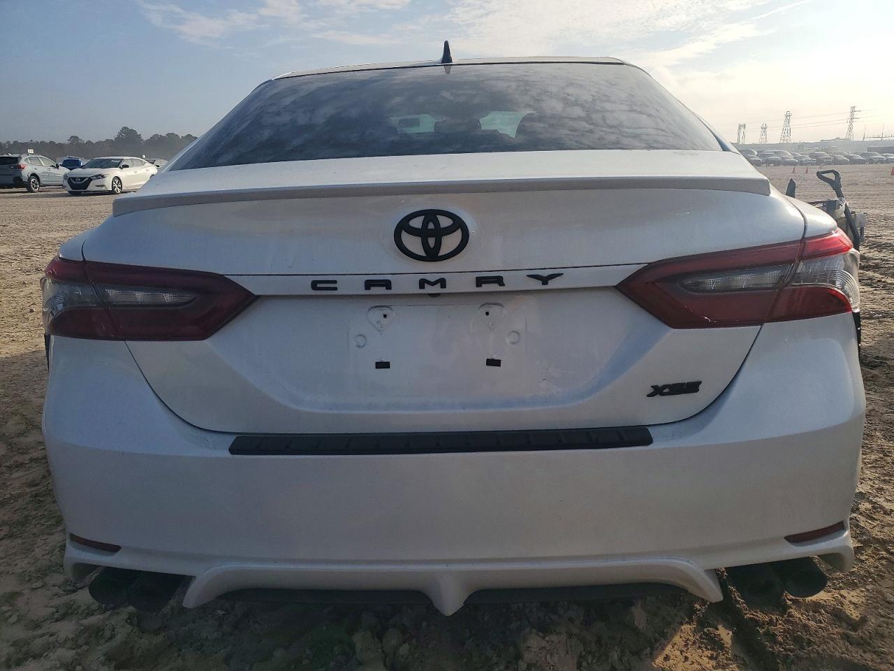 2021 TOYOTA CAMRY XSE photo 11