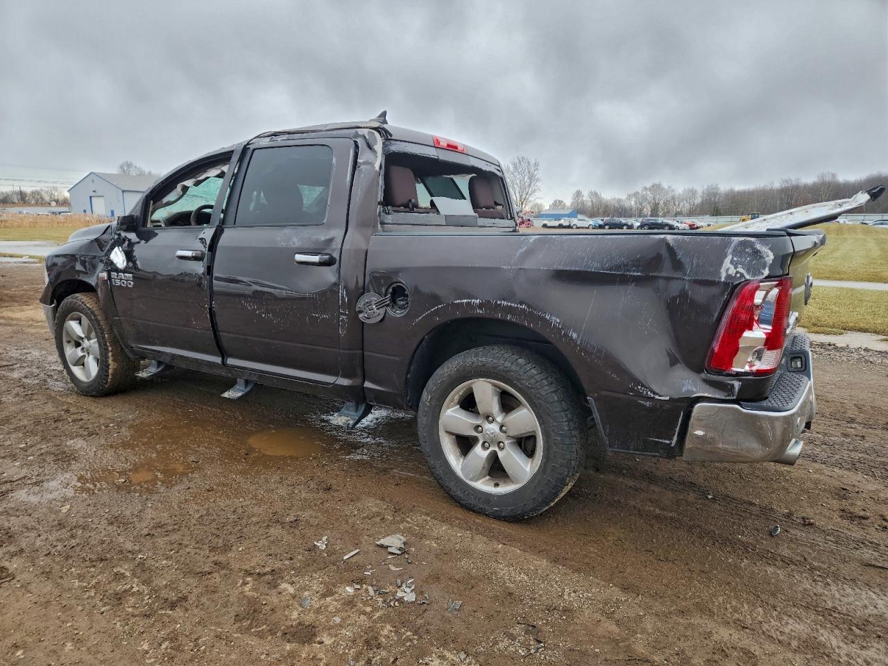2017 RAM 1500 SLT photo 2
