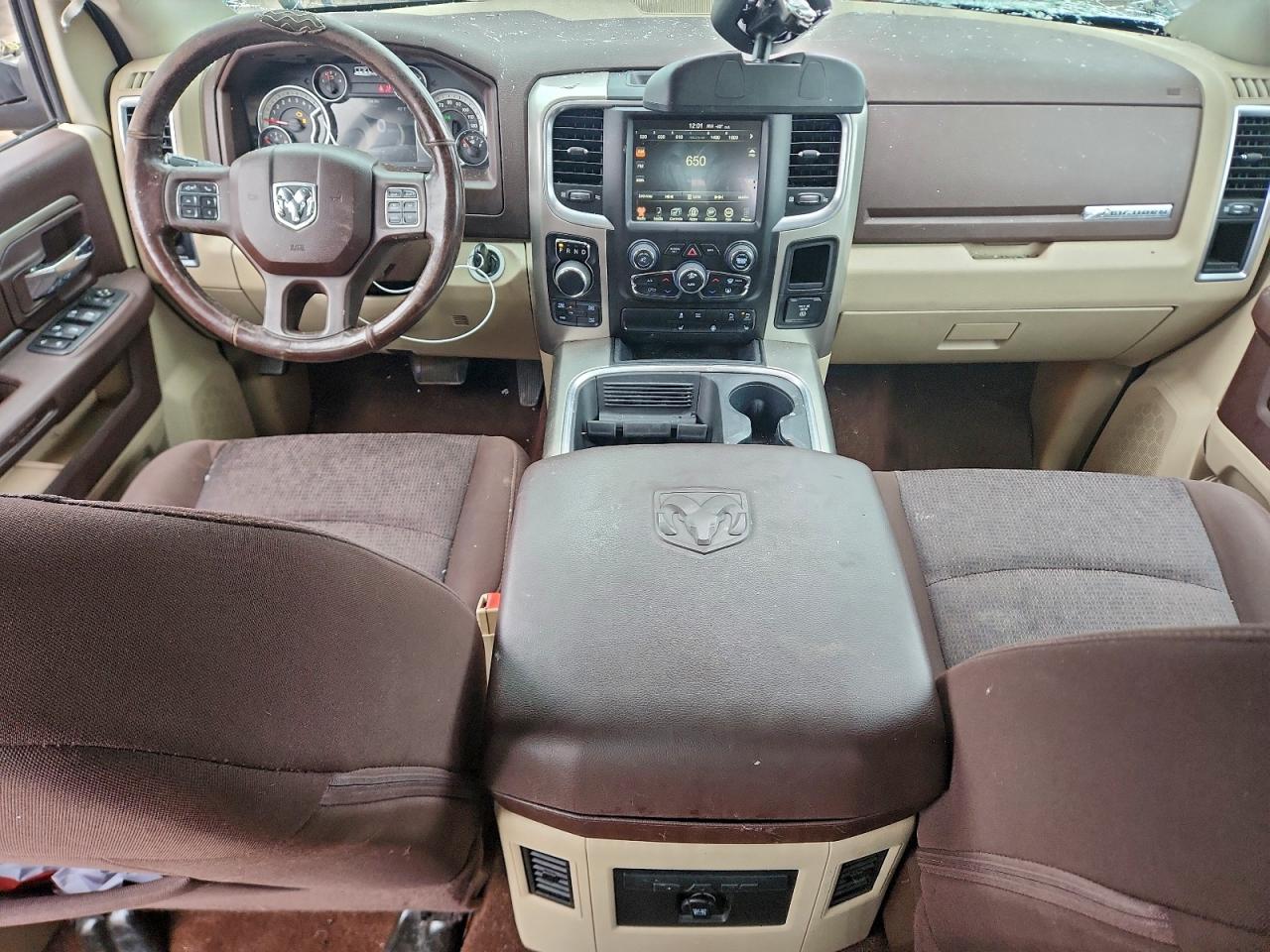 2017 RAM 1500 SLT photo 8