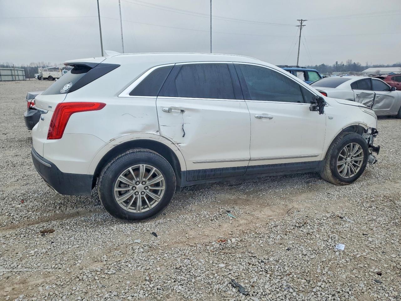 2018 CADILLAC XT5 LUXURY photo 3