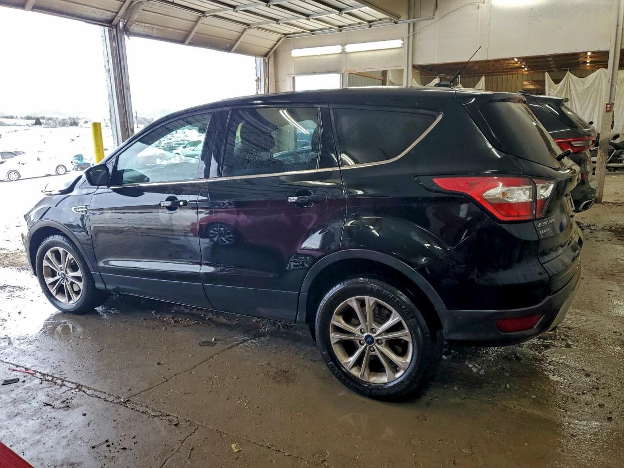 2017 FORD ESCAPE SE photo 2