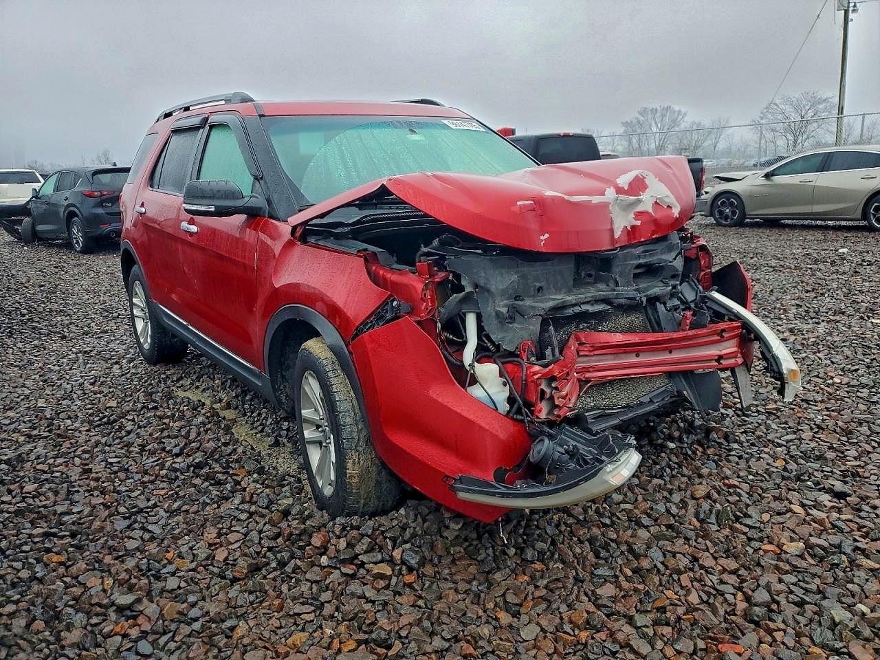 2011 FORD EXPLORER XLT photo 4
