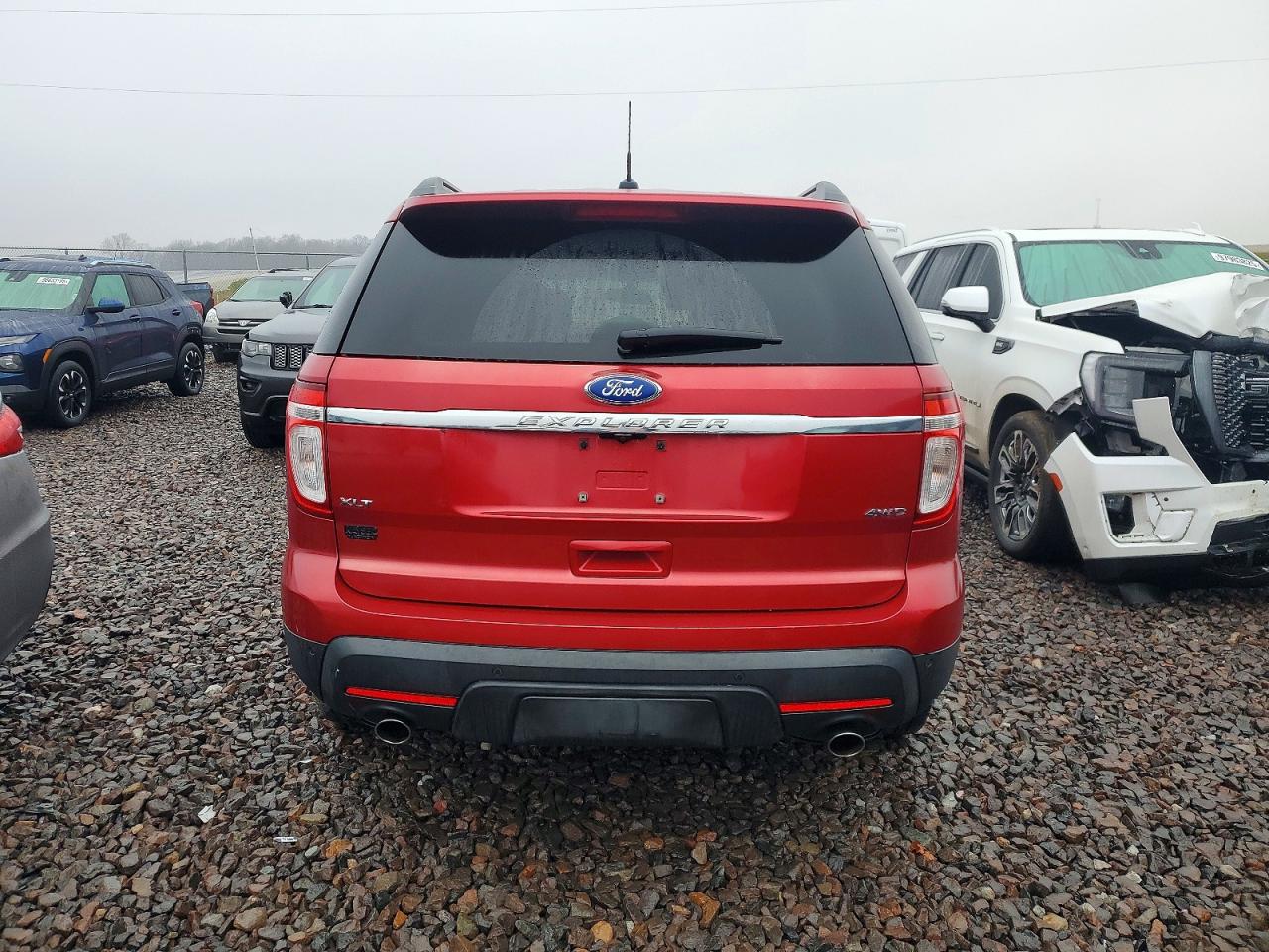2011 FORD EXPLORER XLT photo 6