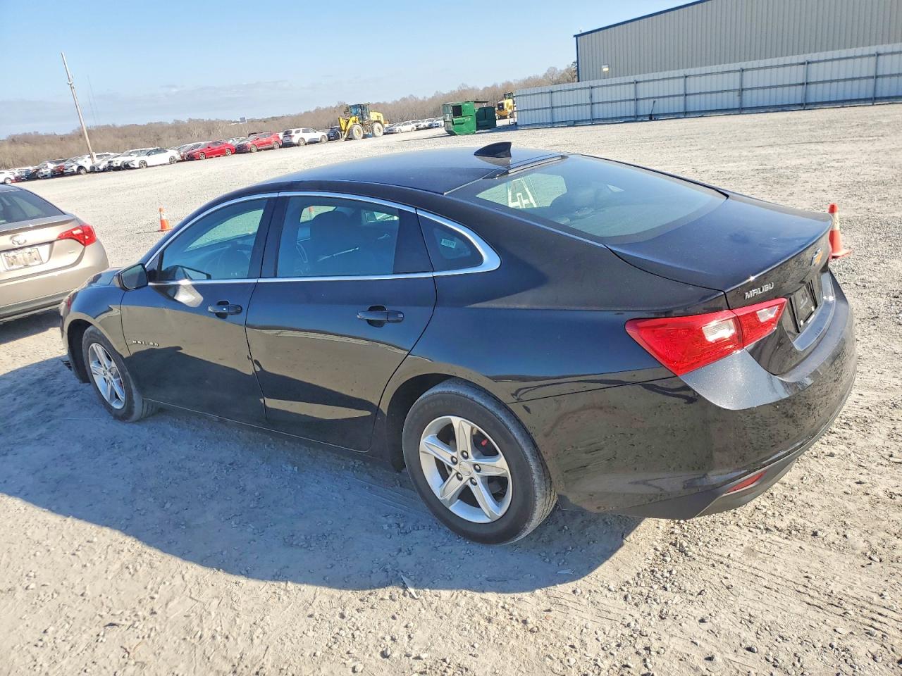 2023 CHEVROLET MALIBU LT photo 2
