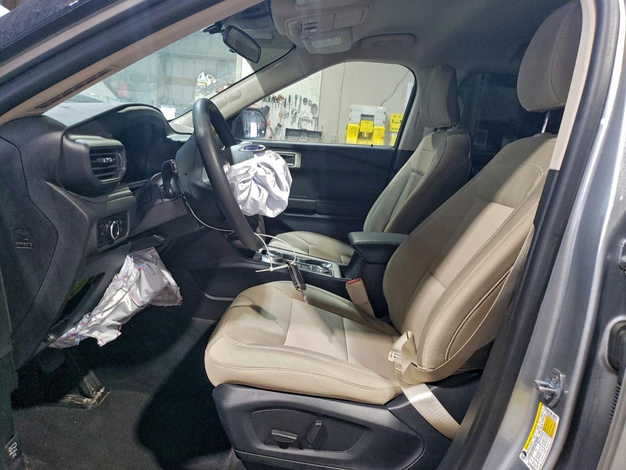 2023 FORD EXPLORER XLT photo 7