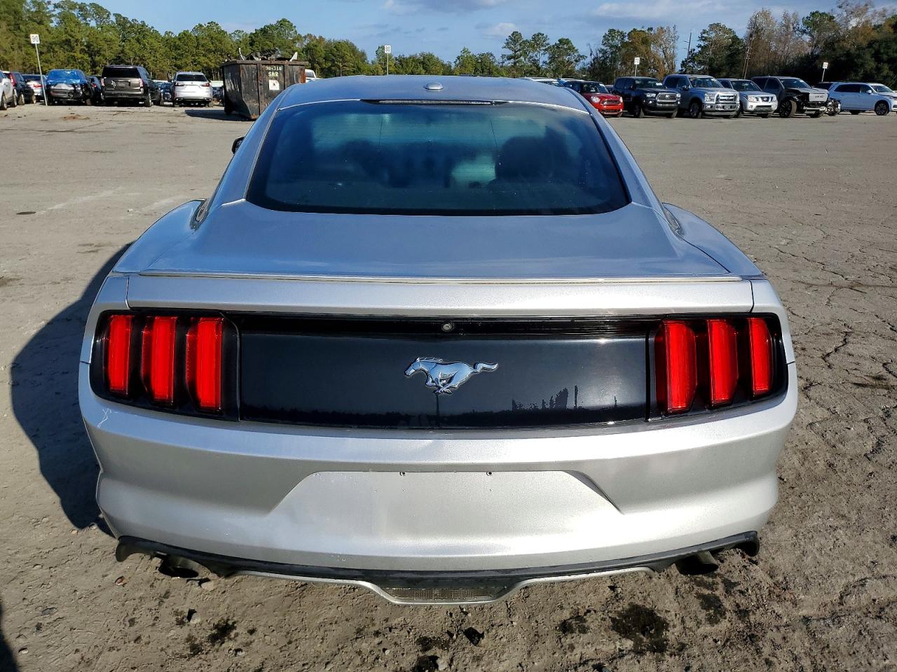 2017 FORD MUSTANG photo 6