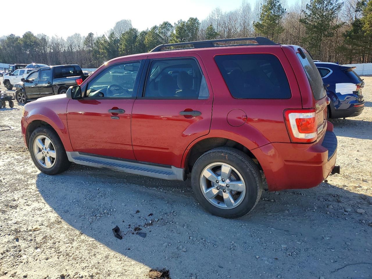2011 FORD ESCAPE XLT photo 2