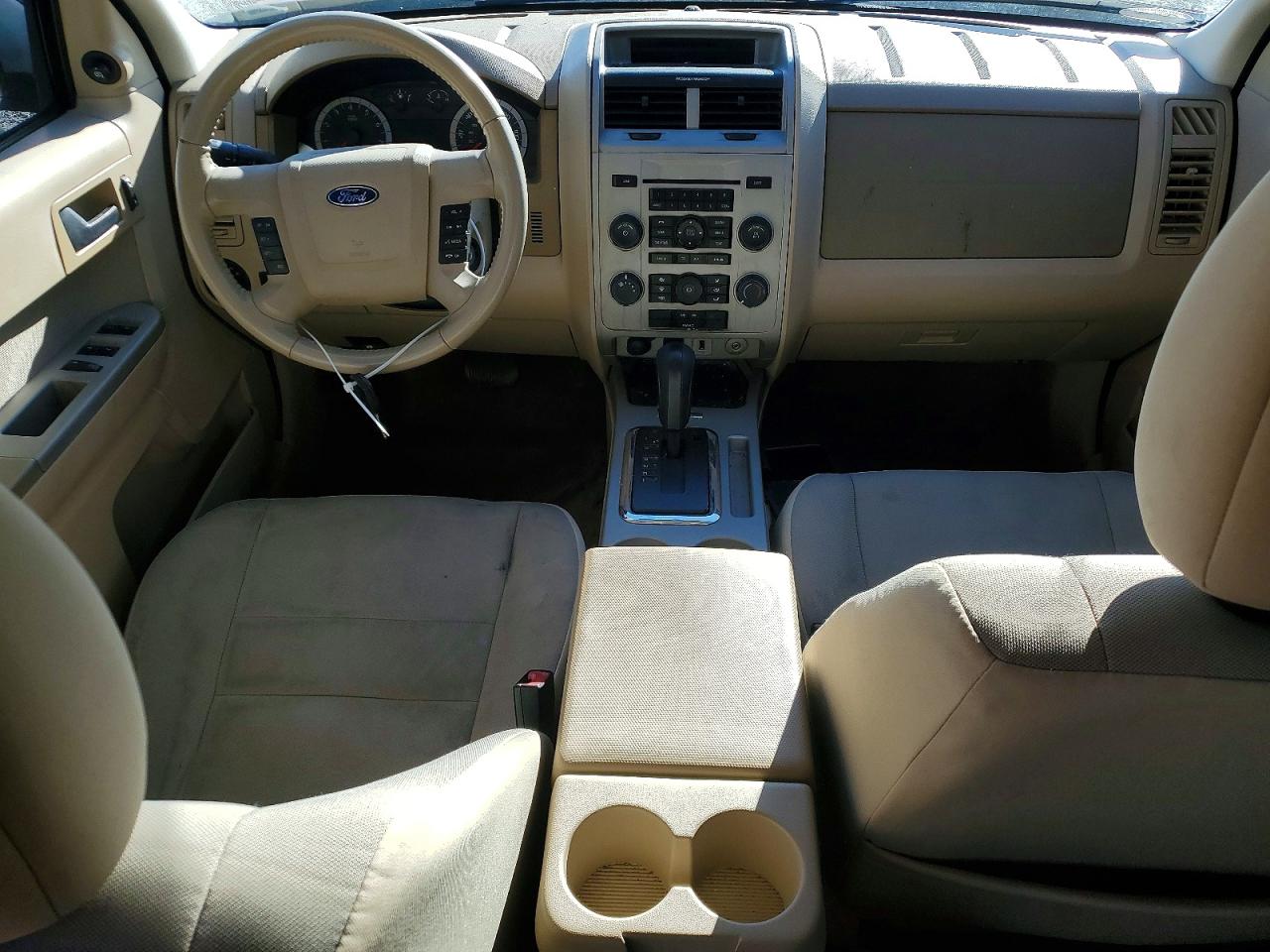 2011 FORD ESCAPE XLT photo 8