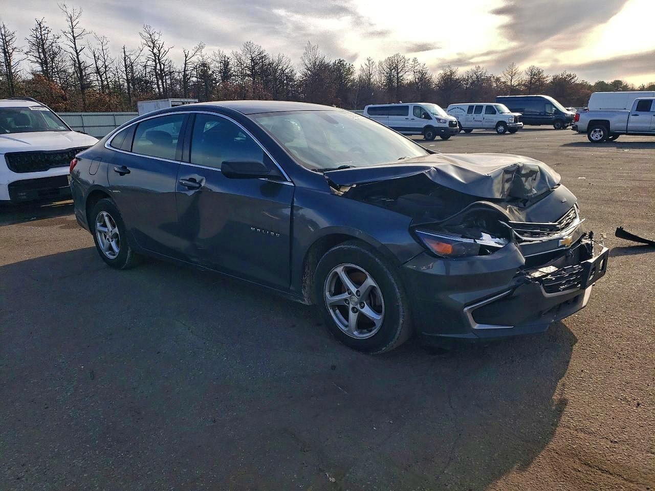 2018 CHEVROLET MALIBU LS photo 4