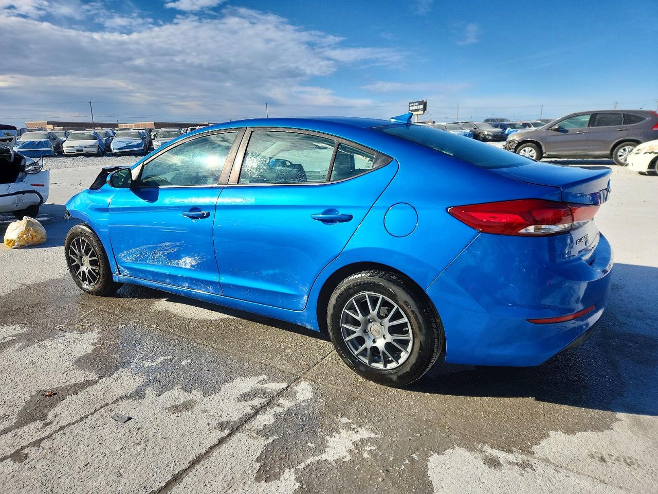 2017 HYUNDAI ELANTRA SE photo 4