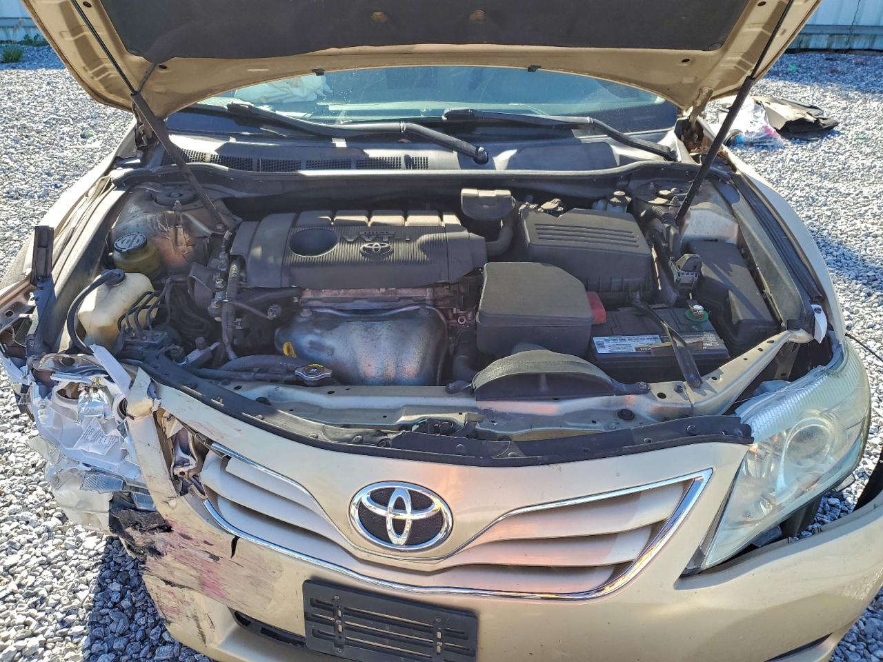 2011 TOYOTA CAMRY BASE photo 11