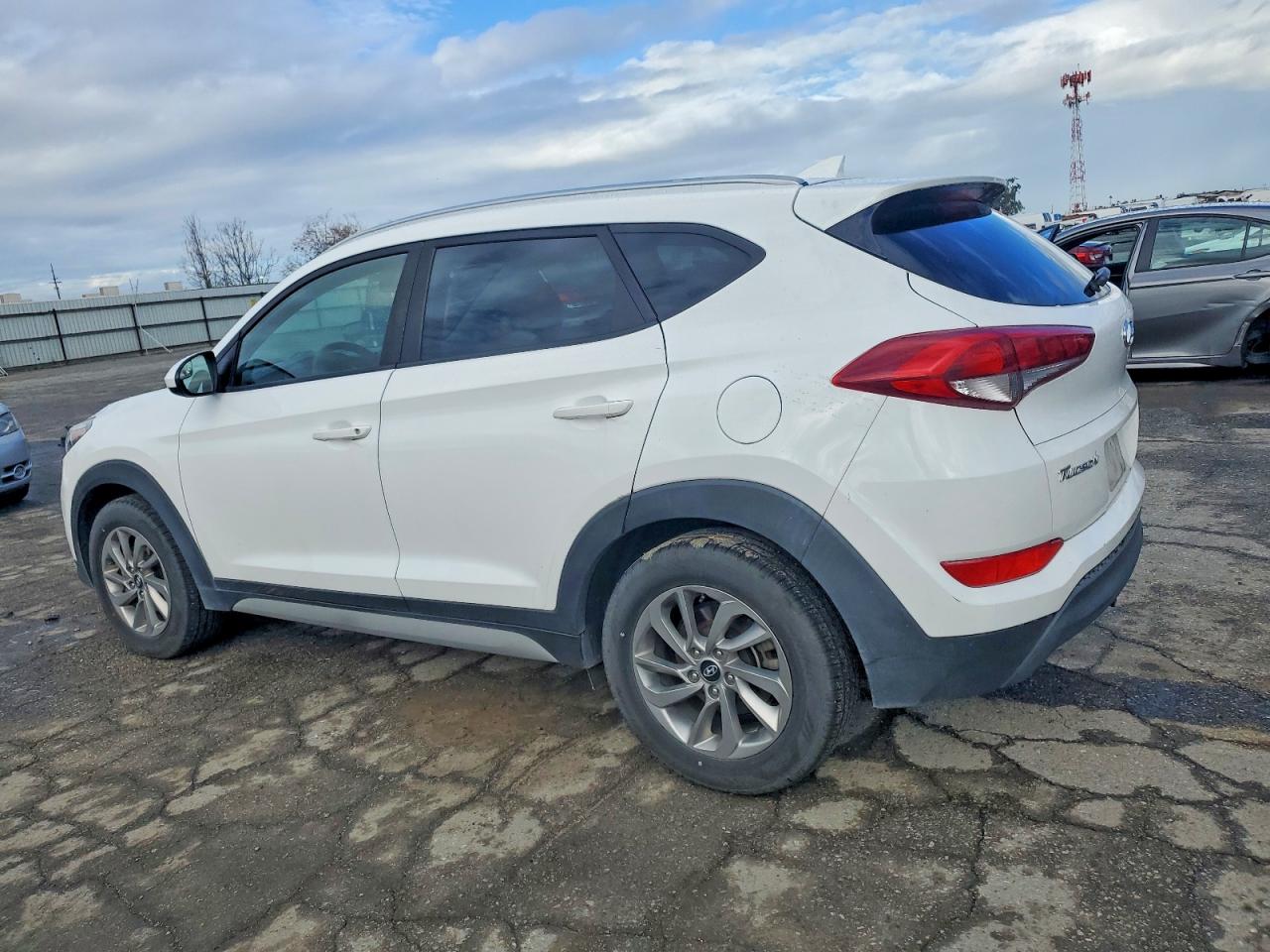 2018 HYUNDAI TUCSON SEL photo 4