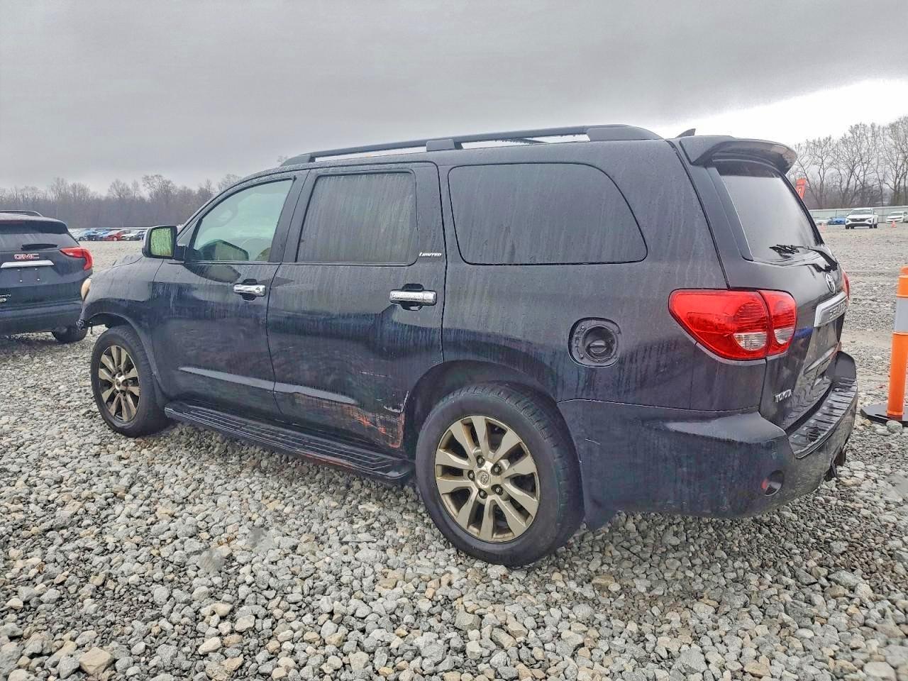 2010 TOYOTA SEQUOIA LIMITED photo 2