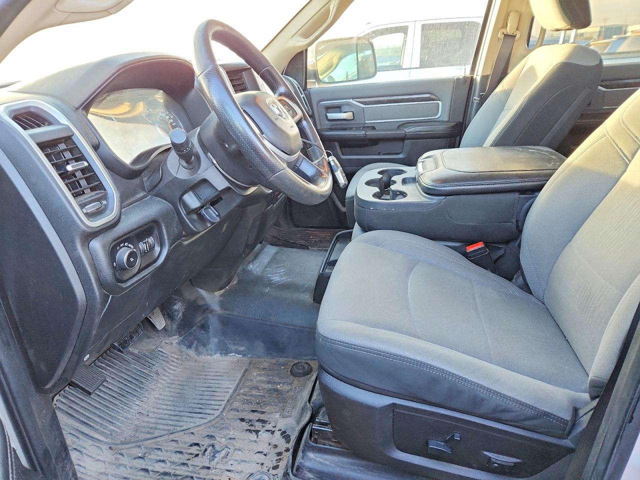 2019 RAM 3500 BIG HORN photo 7