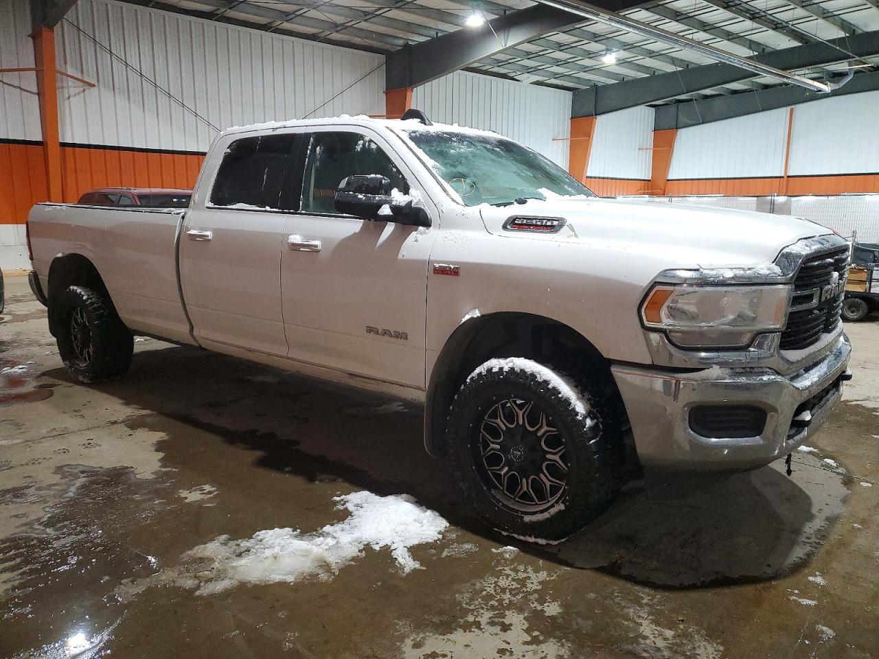 2019 RAM 3500 BIG HORN photo 4