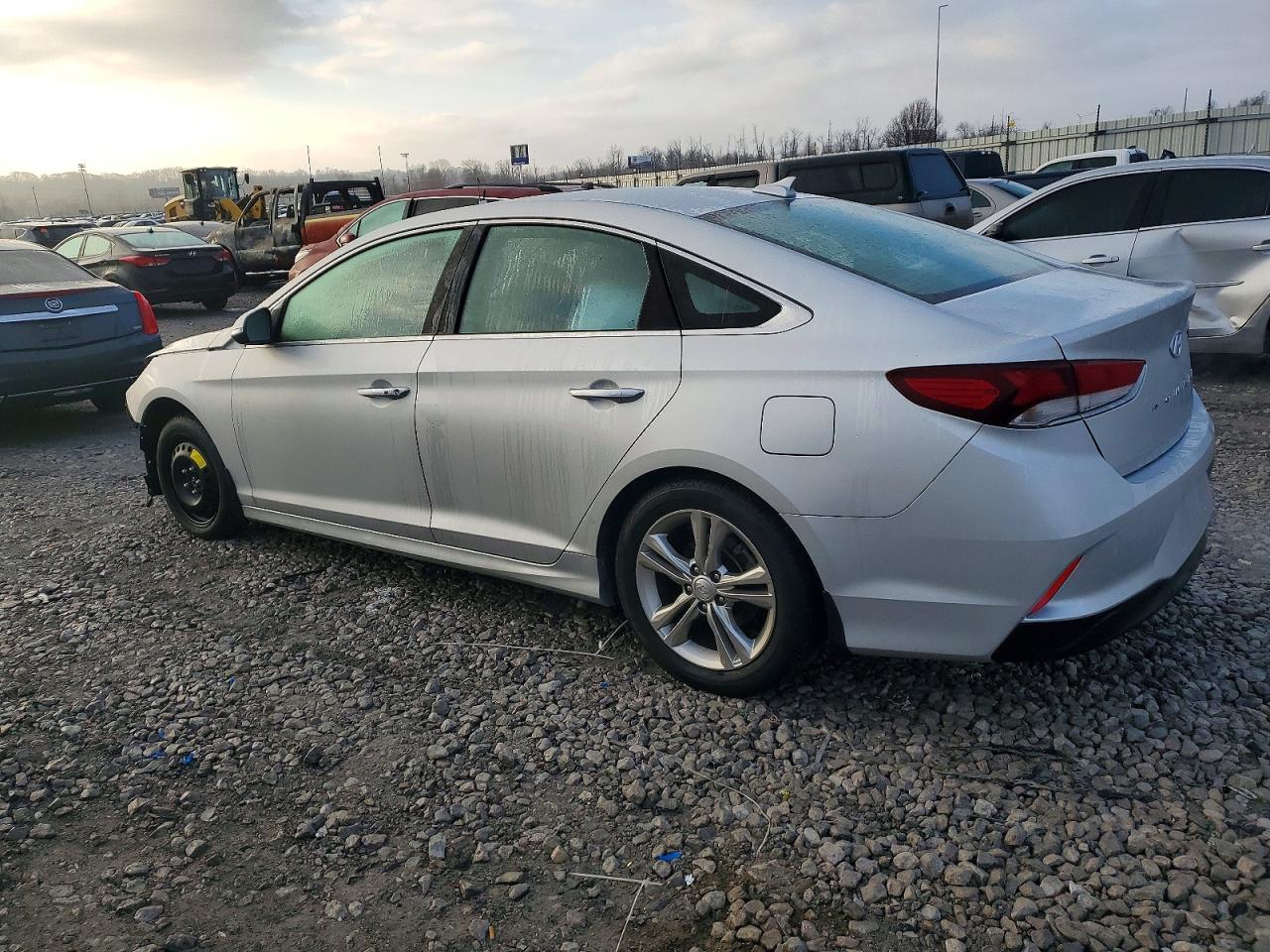 2018 HYUNDAI SONATA photo 2