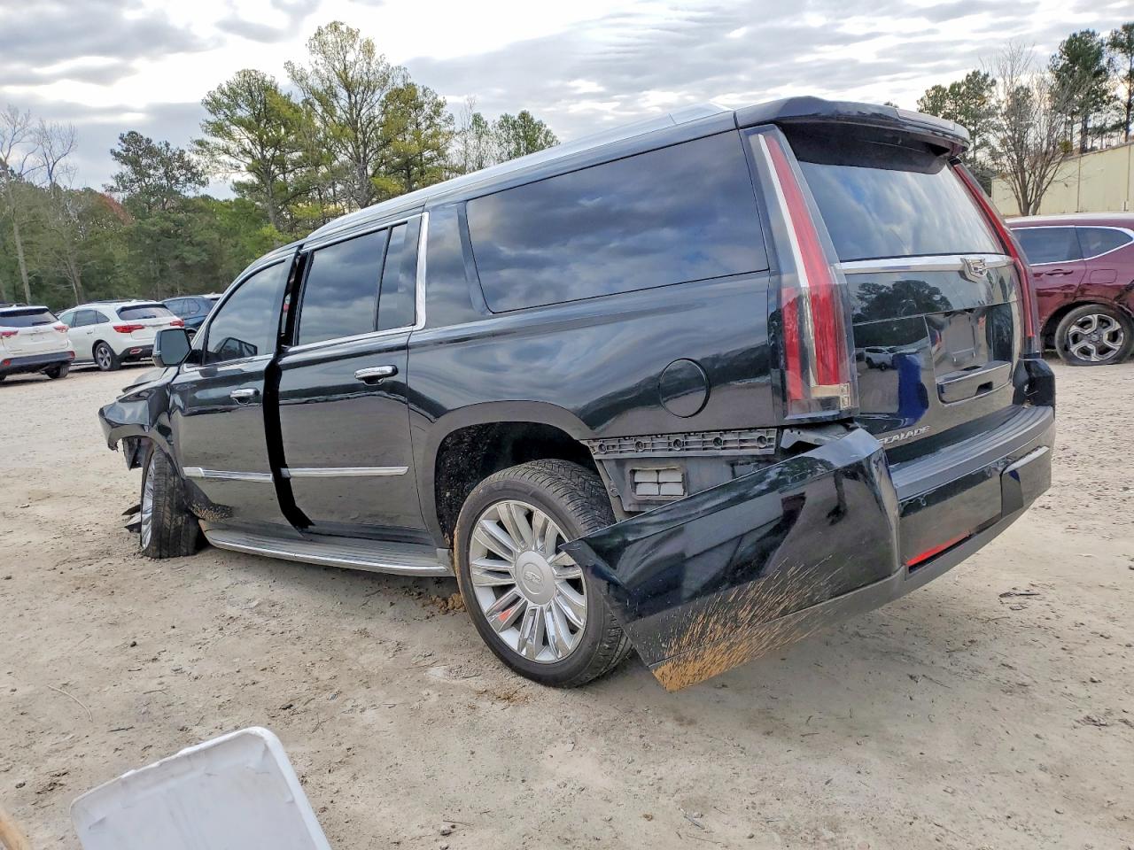 2015 CADILLAC ESCALADE ESV PLATINUM photo 2