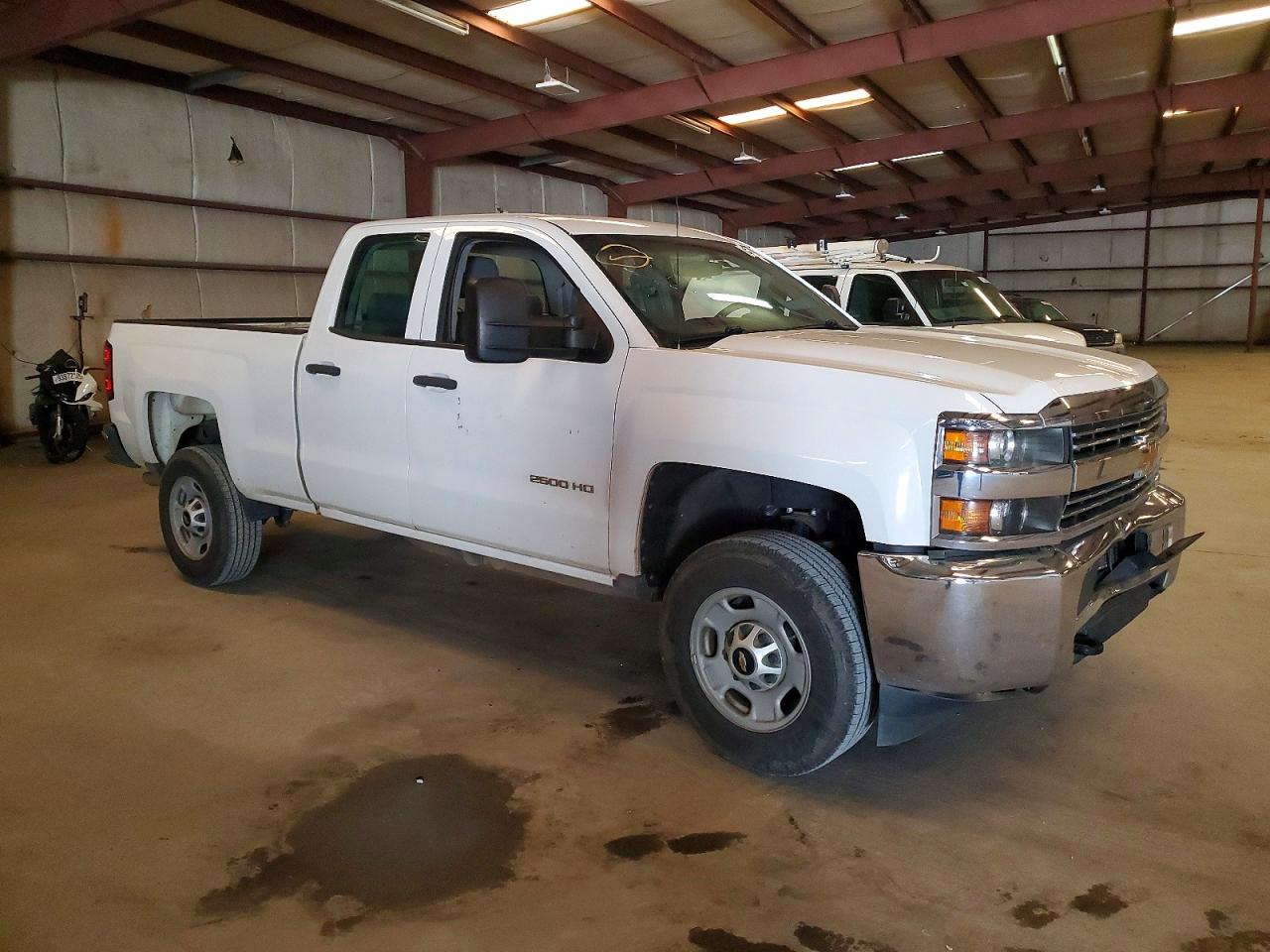 2015 CHEVROLET SILVERADO C2500 HEAVY DUTY photo 4