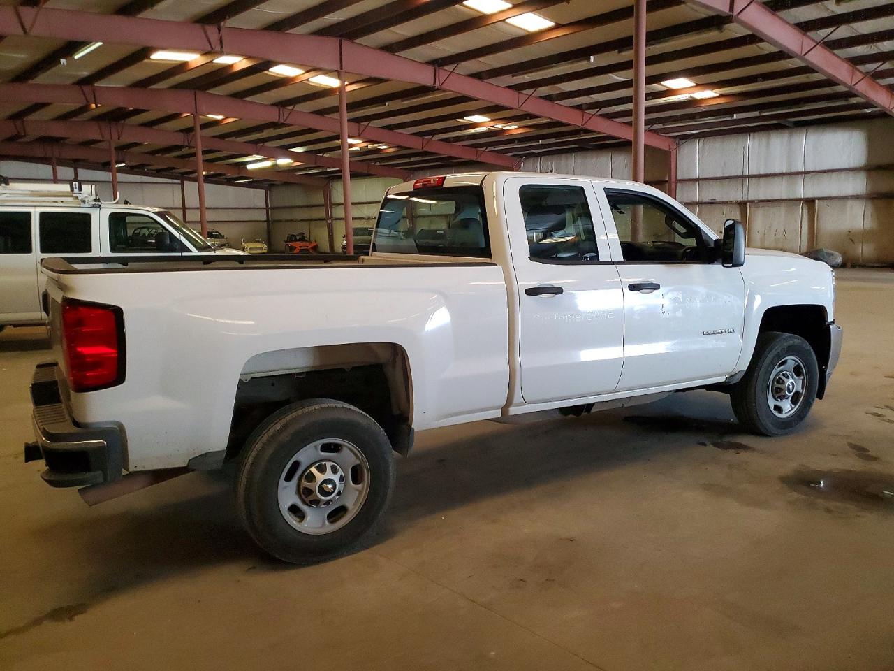 2015 CHEVROLET SILVERADO C2500 HEAVY DUTY photo 3