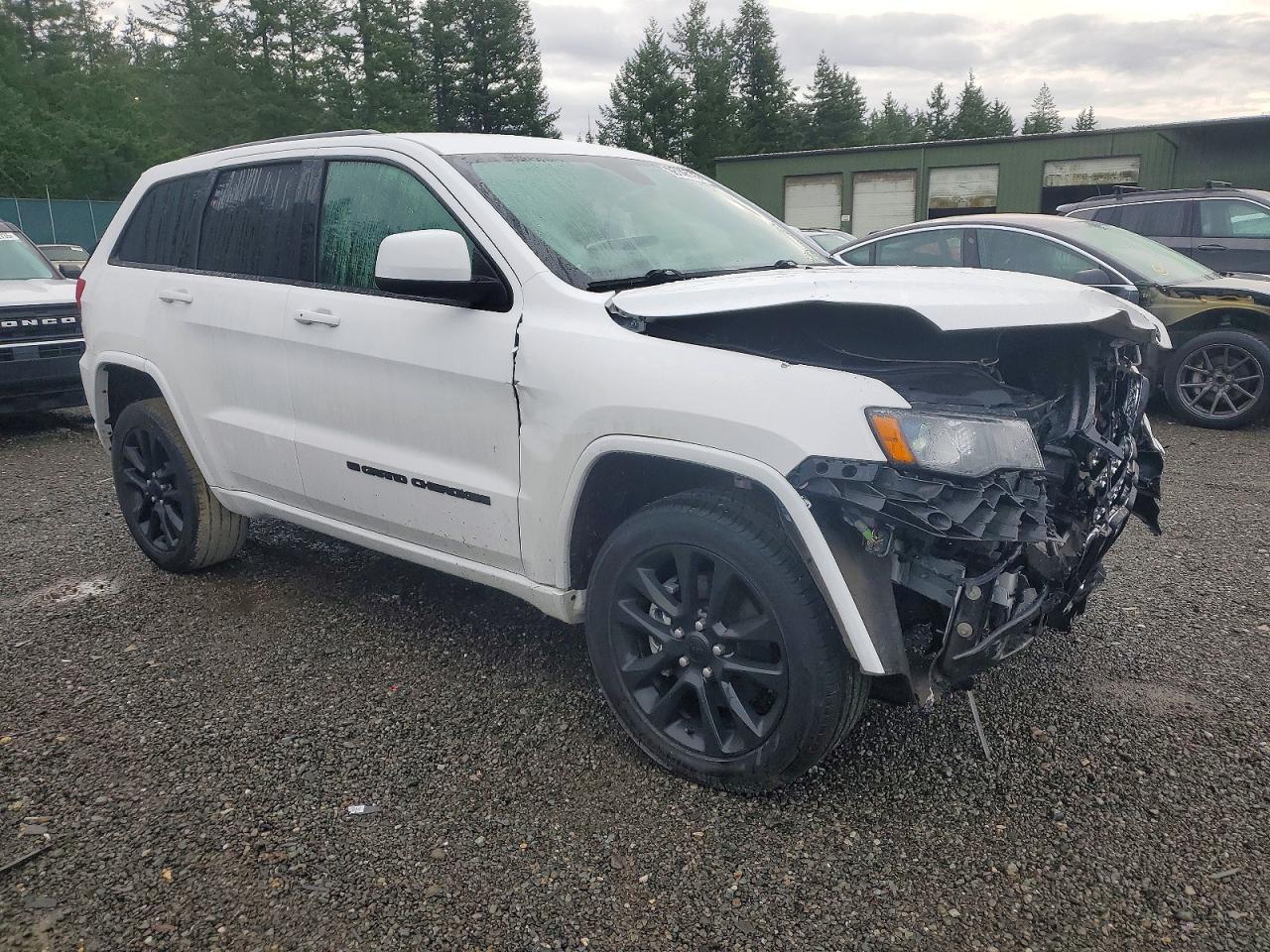 2022 JEEP GRAND CHEROKEE LAREDO E photo 4
