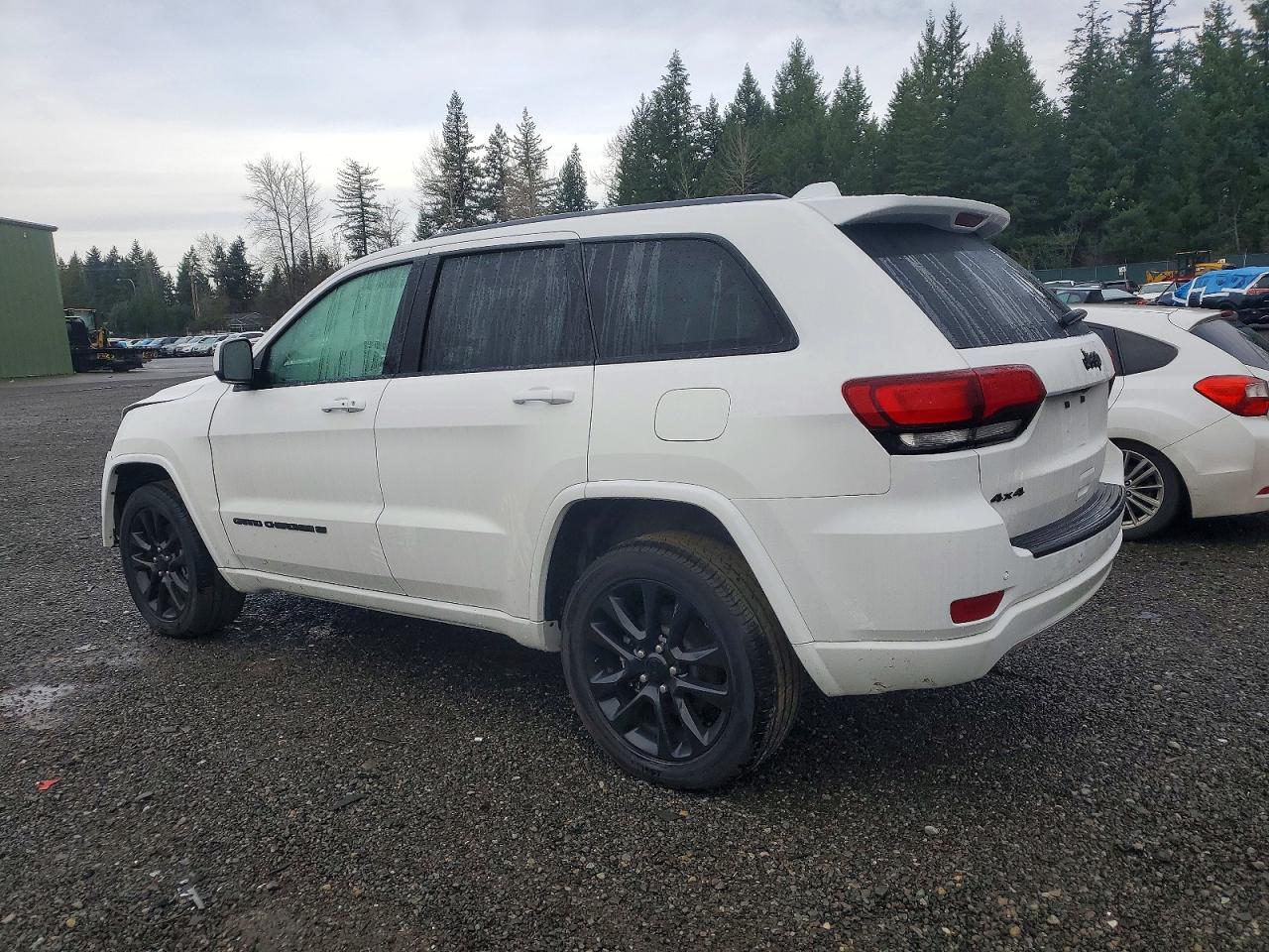 2022 JEEP GRAND CHEROKEE LAREDO E photo 2