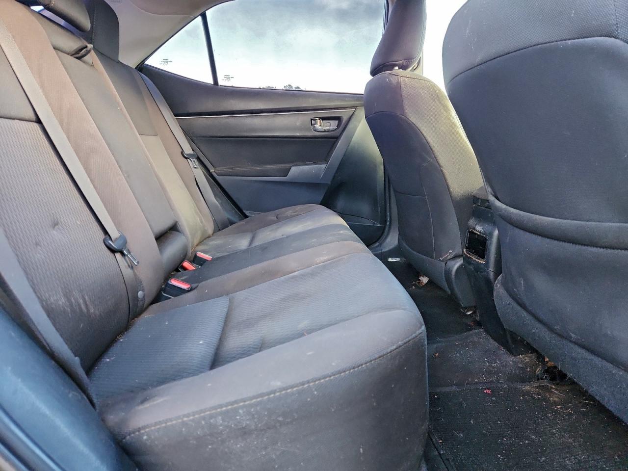 2017 TOYOTA COROLLA L photo 10