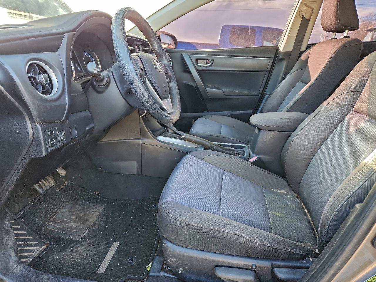 2017 TOYOTA COROLLA L photo 7