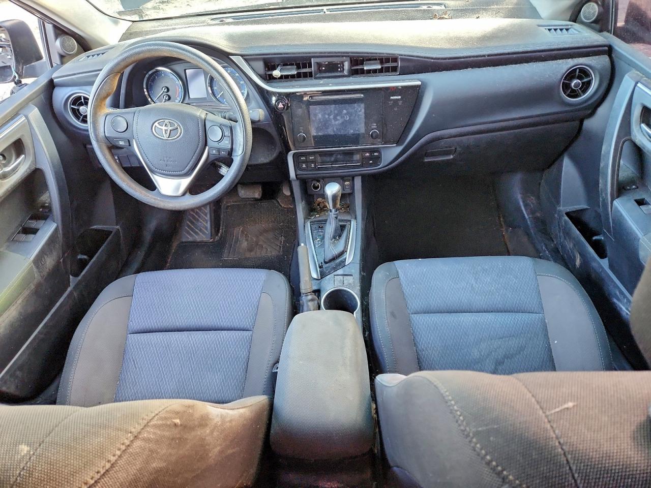 2017 TOYOTA COROLLA L photo 8