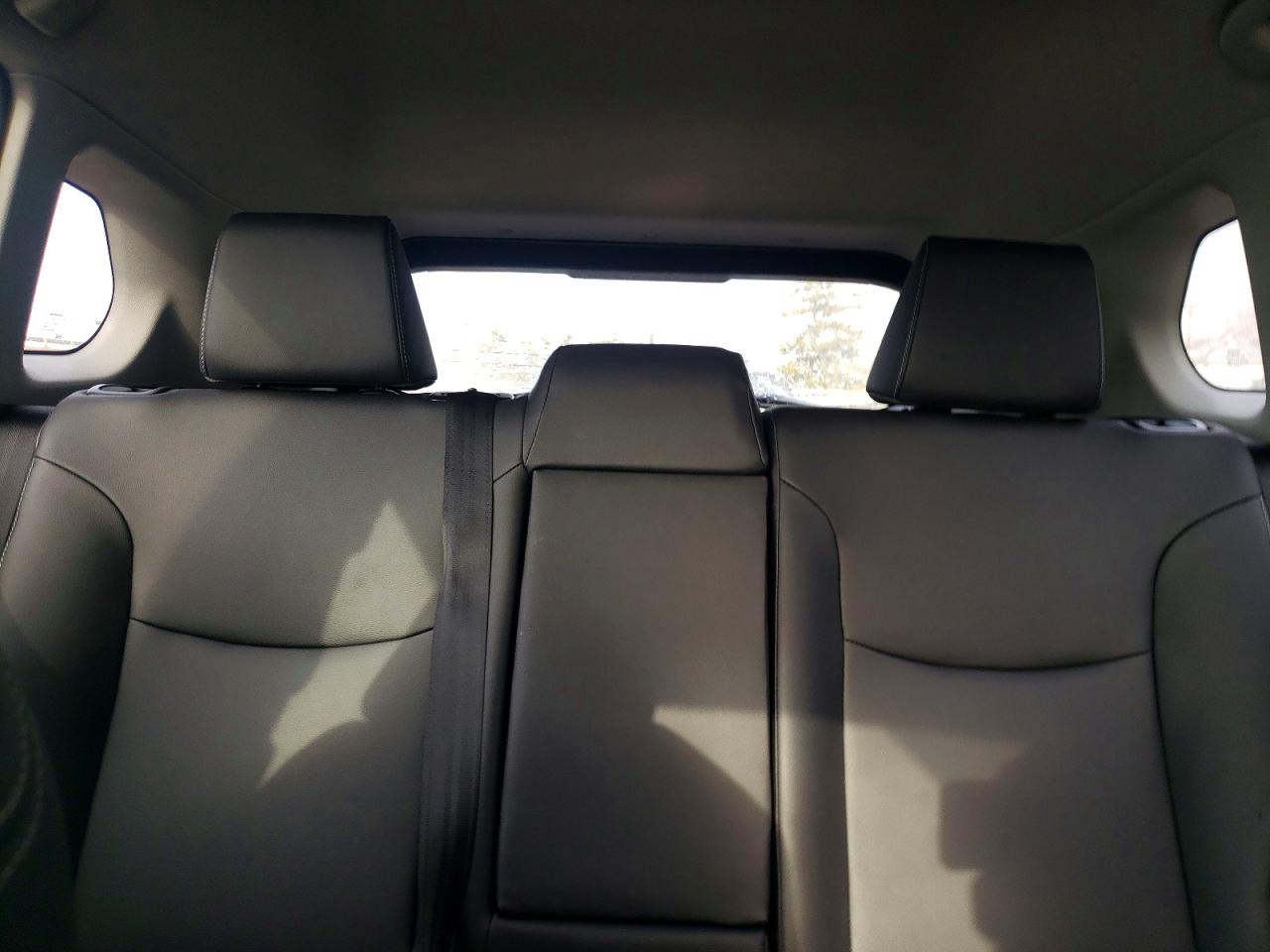 2023 TOYOTA COROLLA CROSS XLE photo 10