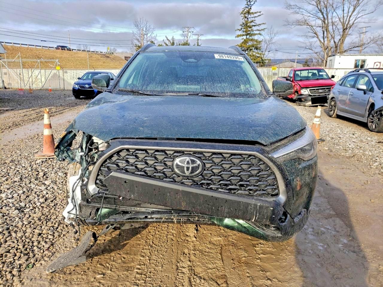 2023 TOYOTA COROLLA CROSS XLE photo 5