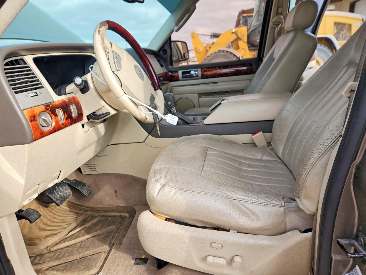 2004 LINCOLN NAVIGATOR photo 7