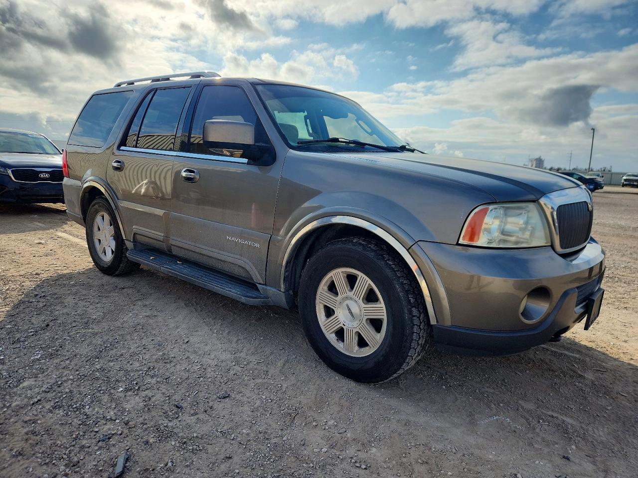 2004 LINCOLN NAVIGATOR photo 4