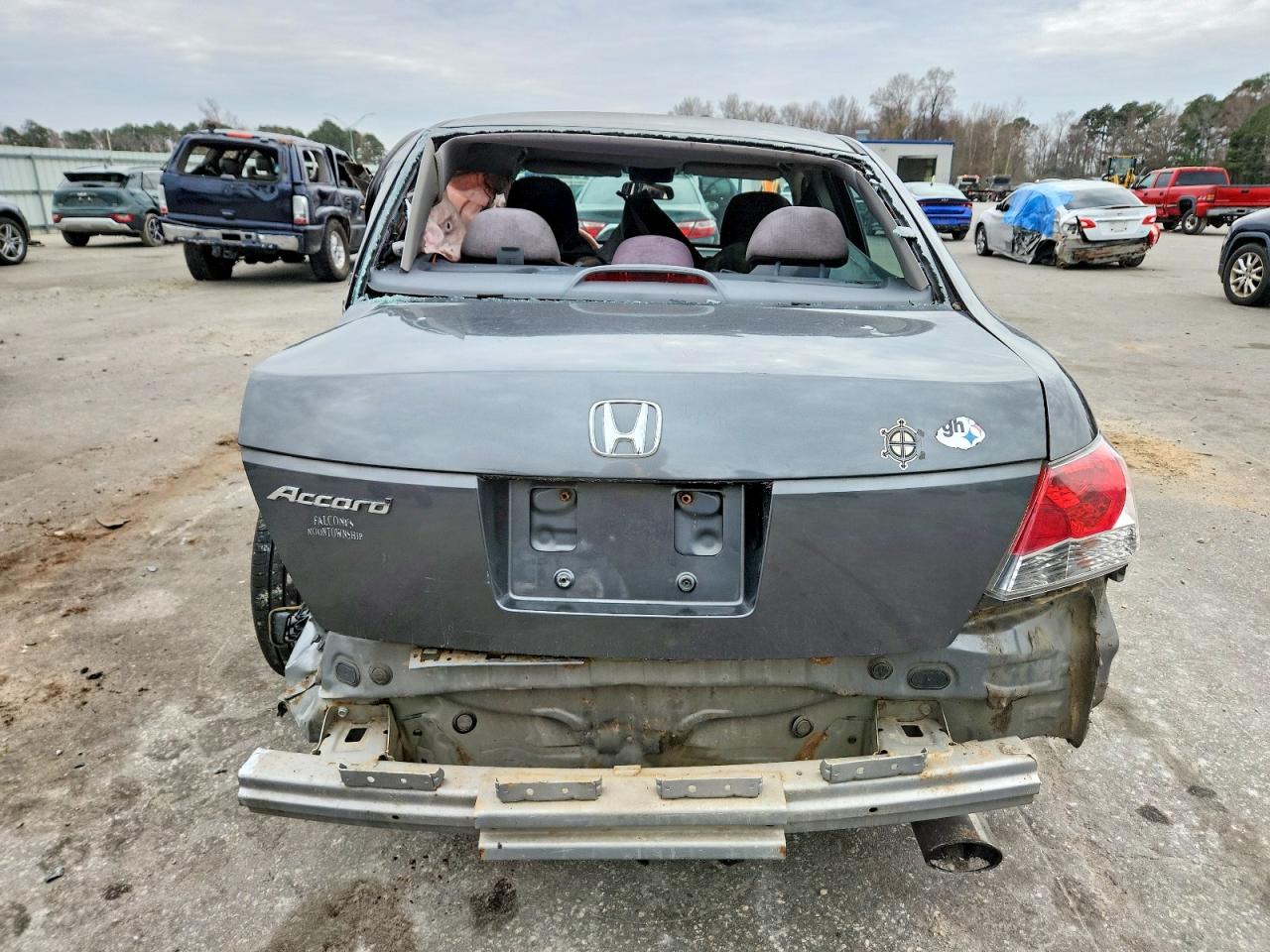 2010 HONDA ACCORD LXP photo 6