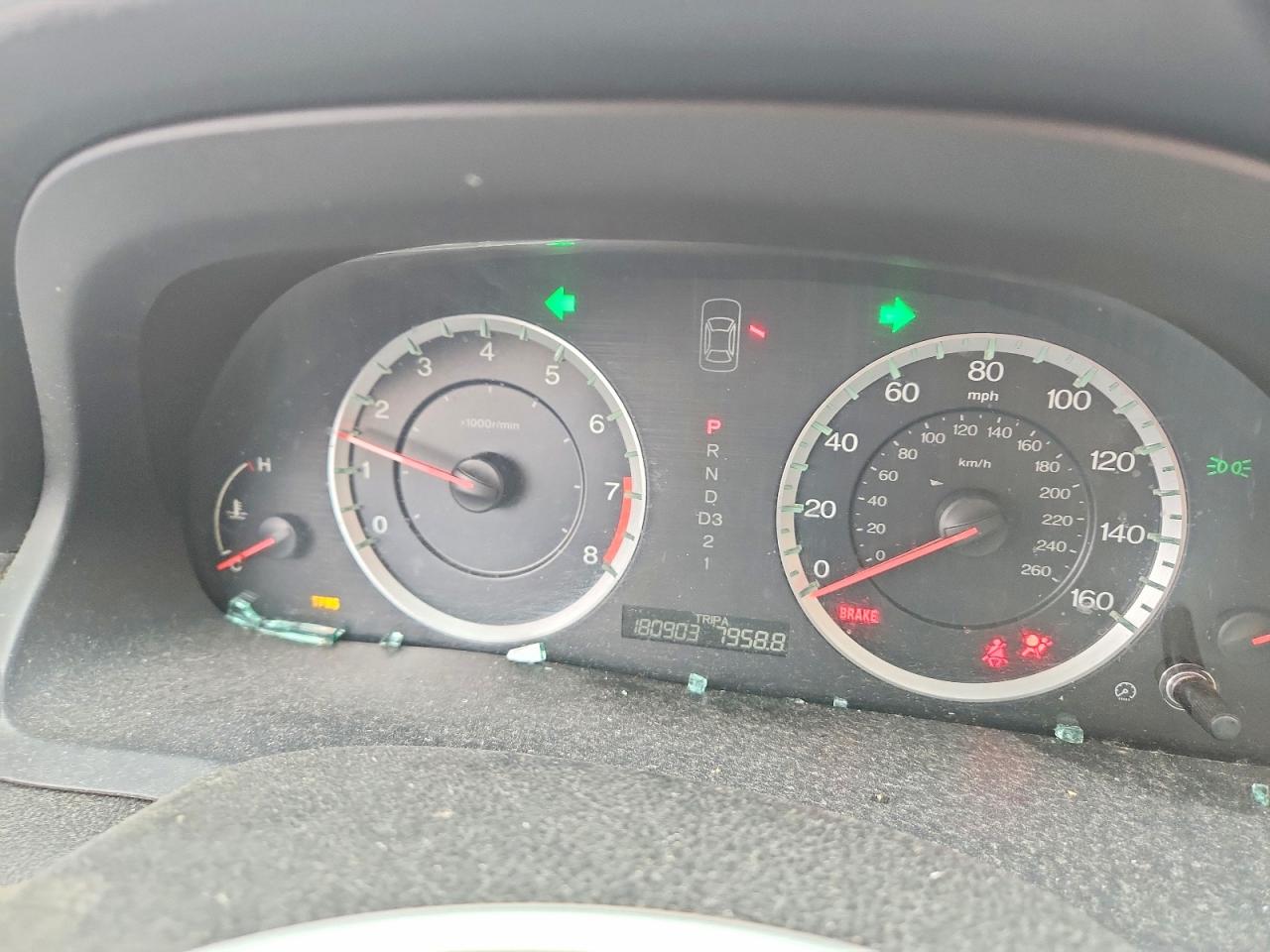 2010 HONDA ACCORD LXP photo 9